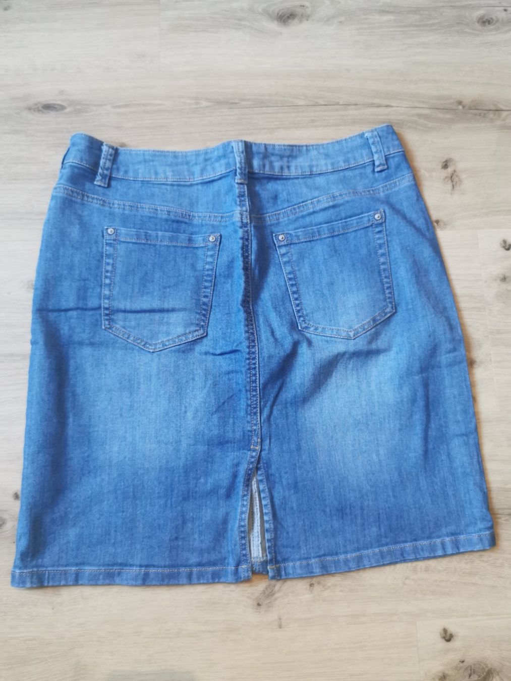 Tchibo Gonne: Damen Jeansrock Knielang – Usato da Grosswangen venduto da Weidhof6 1