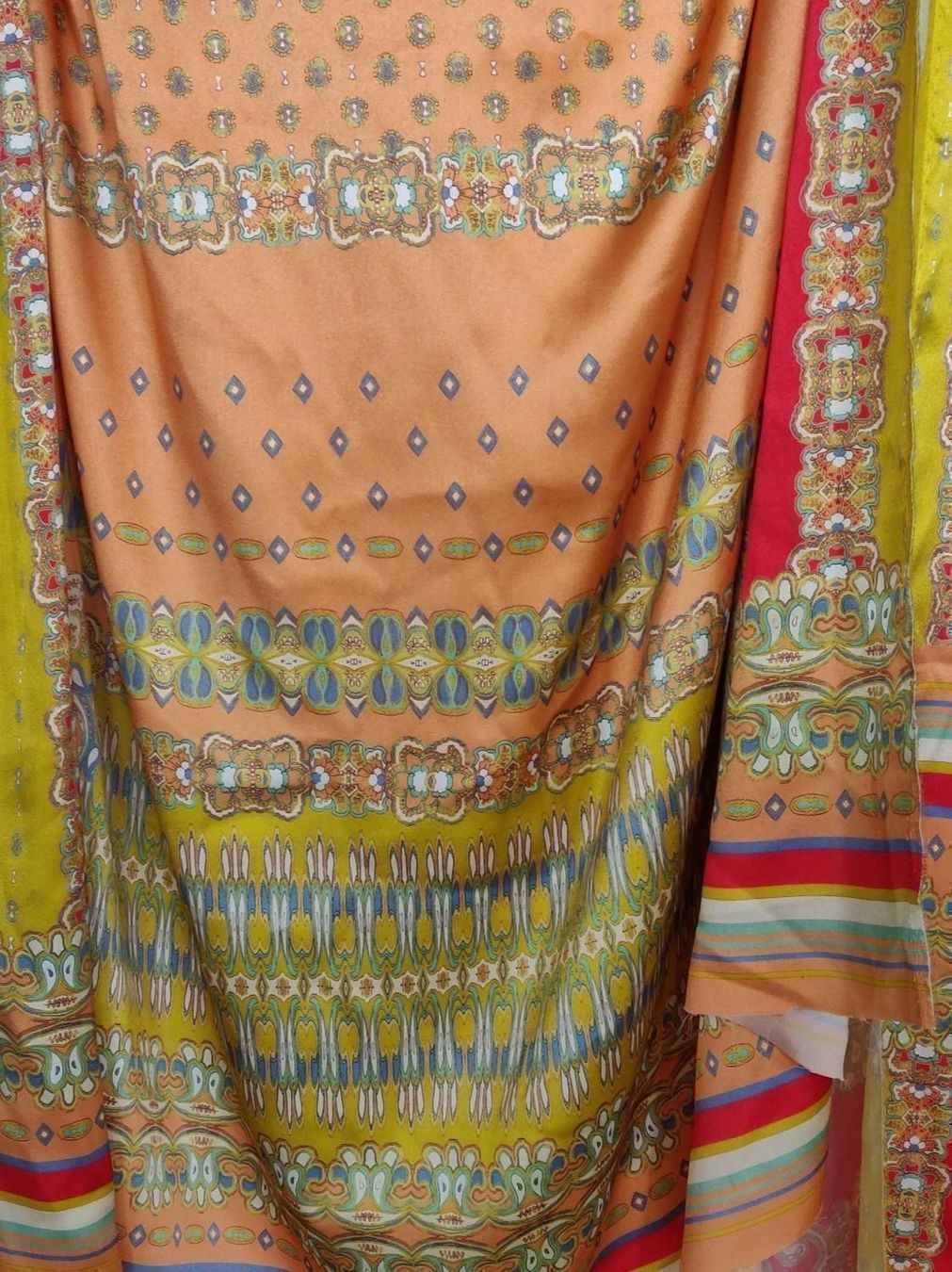 Stoffe: Designer Seide 95% Elastan 5% aus Italien 1.50x1.40m Panel – Neu (gemäss Beschreibung) aus Lufingen von Voyager7 3