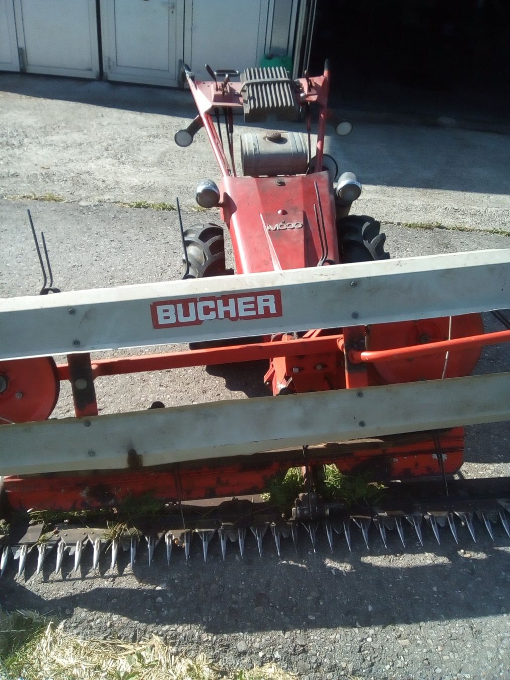 Bucher Tutte le macchine: Motormäher Bucher mit Bandeingraser – Usato da Schangnau venduto da senn6 5