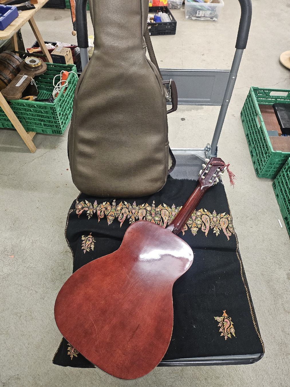 Strumenti musicali: Gitarre Winner Model No. 1040 mit Tasche – Usato da St. Gallen venduto da Cocos_Ricardo 9