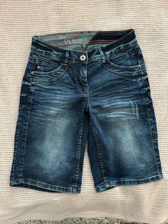 Coole Denim Shorts von CECIL, Grösse 27, neuwertig!
