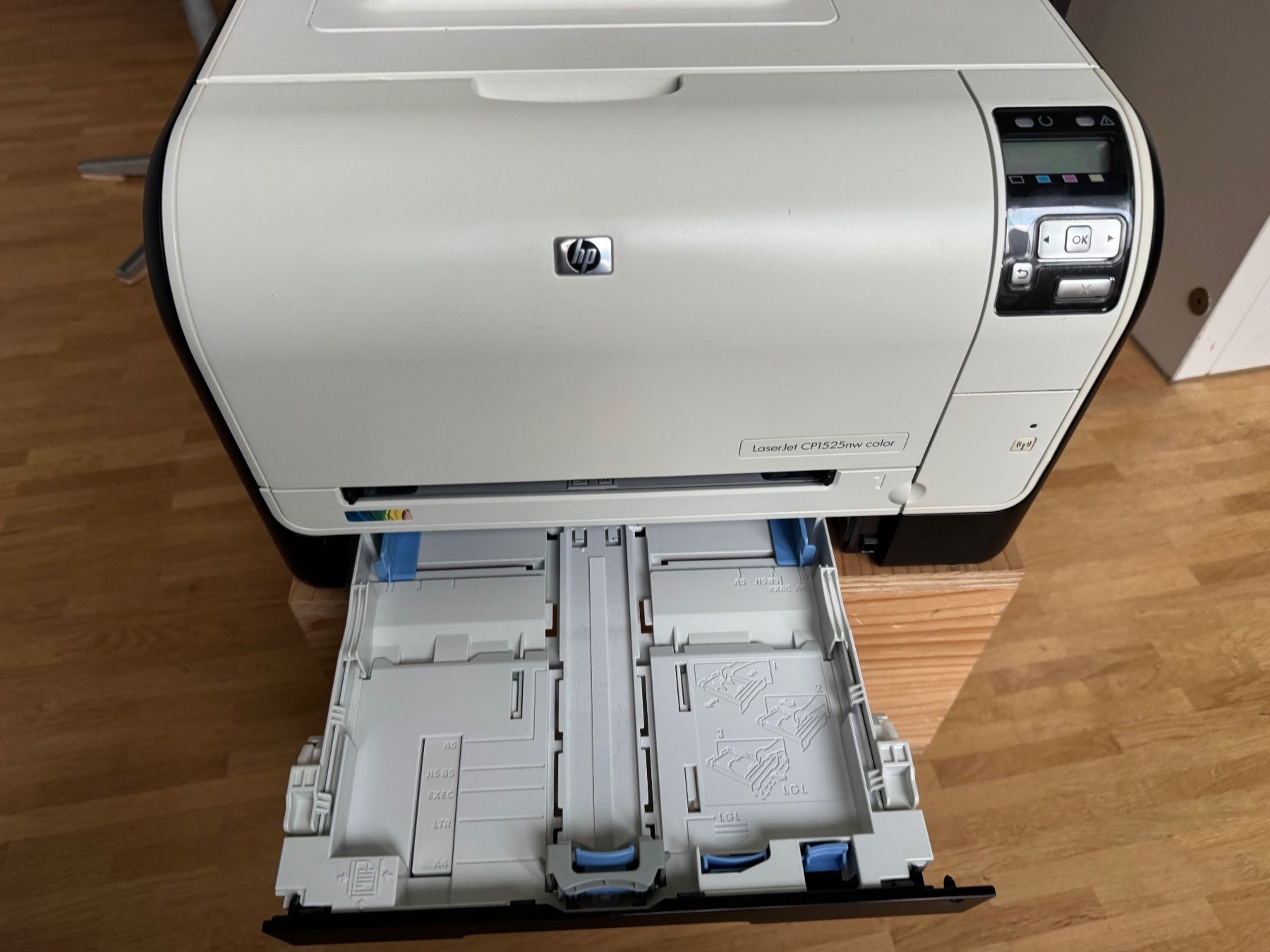 Hewlett Packard Stampanti: HP LaserJet CP1525nw Farblaserdrucker – Usato da Zürich venduto da luc70 2