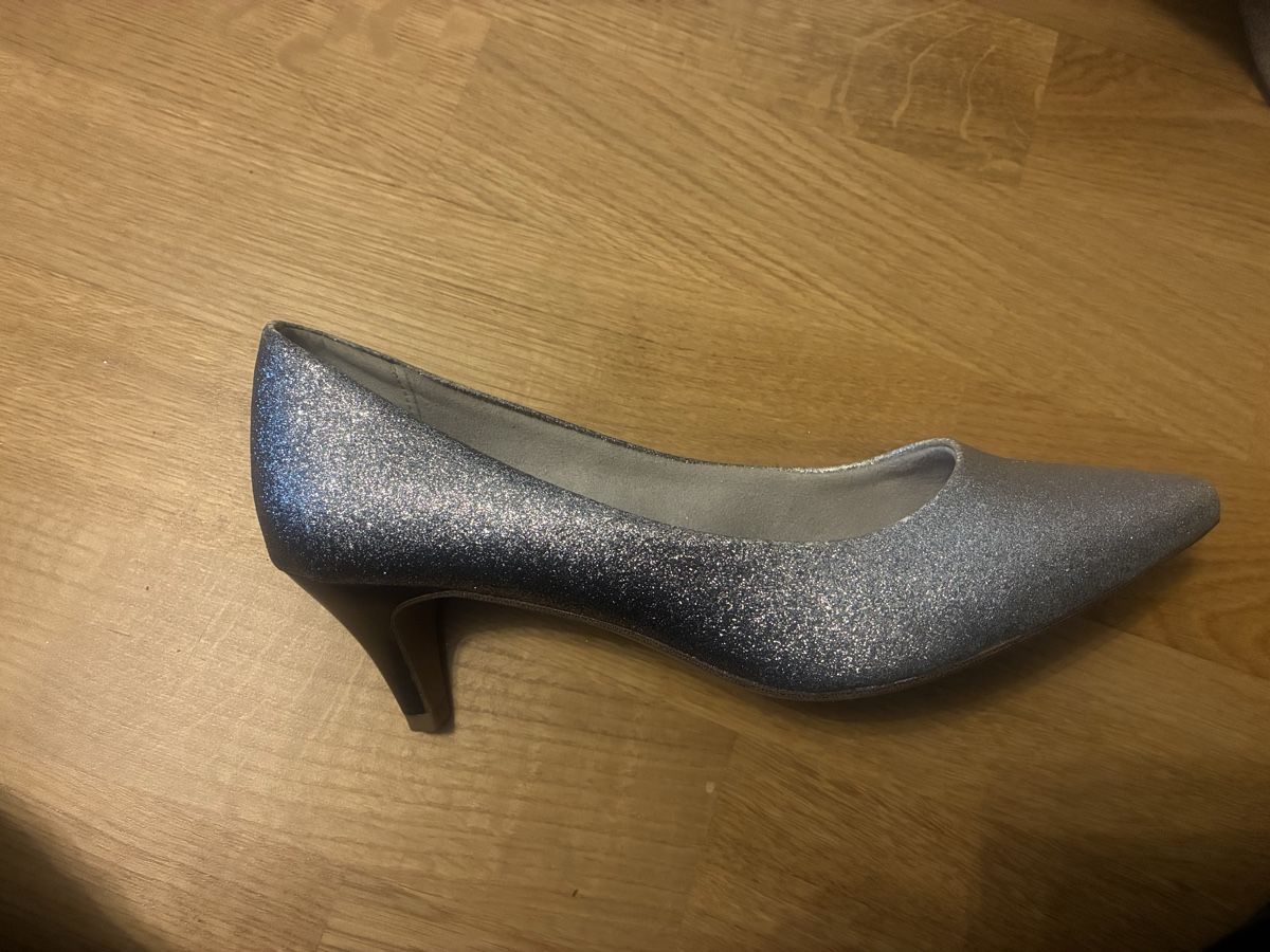 Tamaris Damenschuhe: Tamaris Pumps silber Grösse 40 Glitzer, neu – Neu (gemäss Beschreibung) aus Adliswil von Datty 4