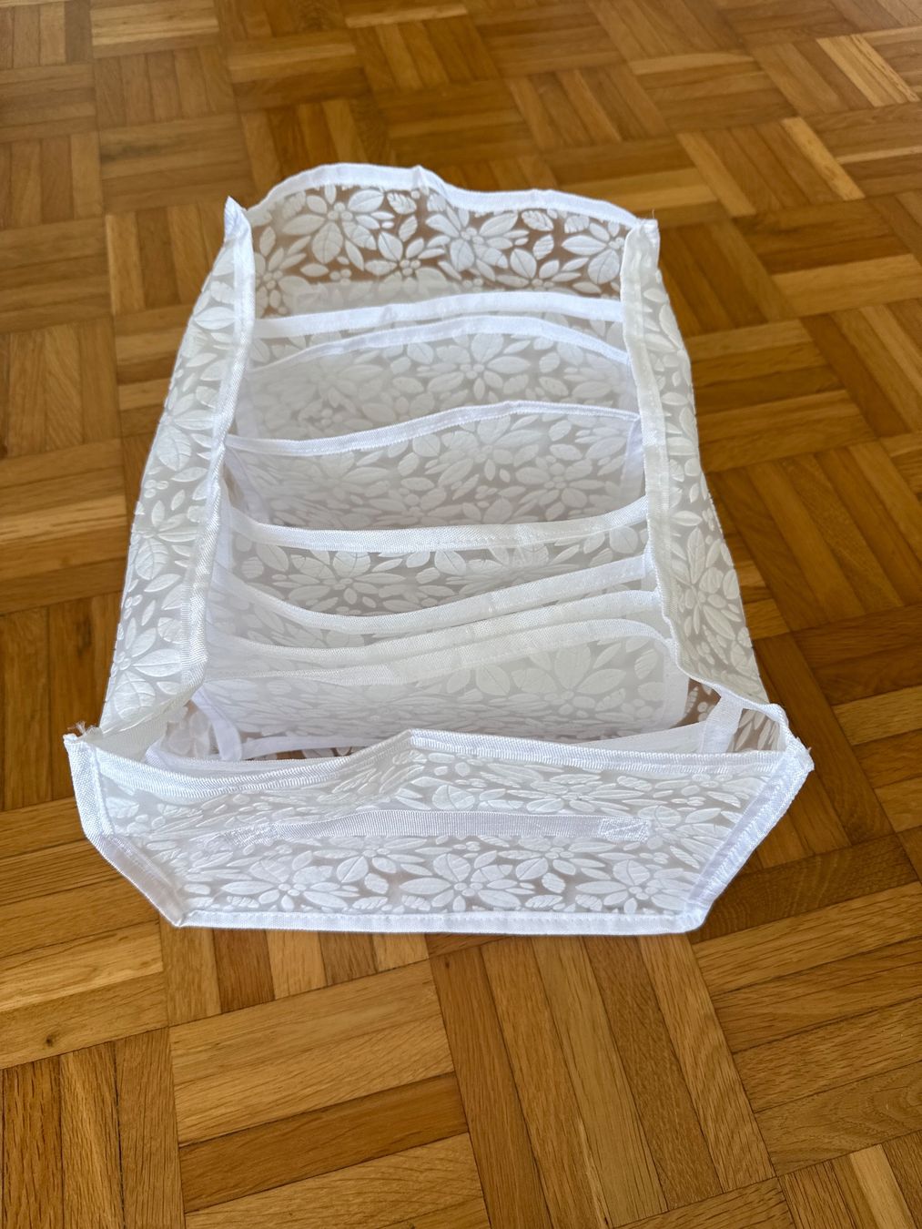 Sonstiges für Haushalt & Wohnen: Closet organizer 9 grid – Gebraucht aus Horgen von linuxrp
