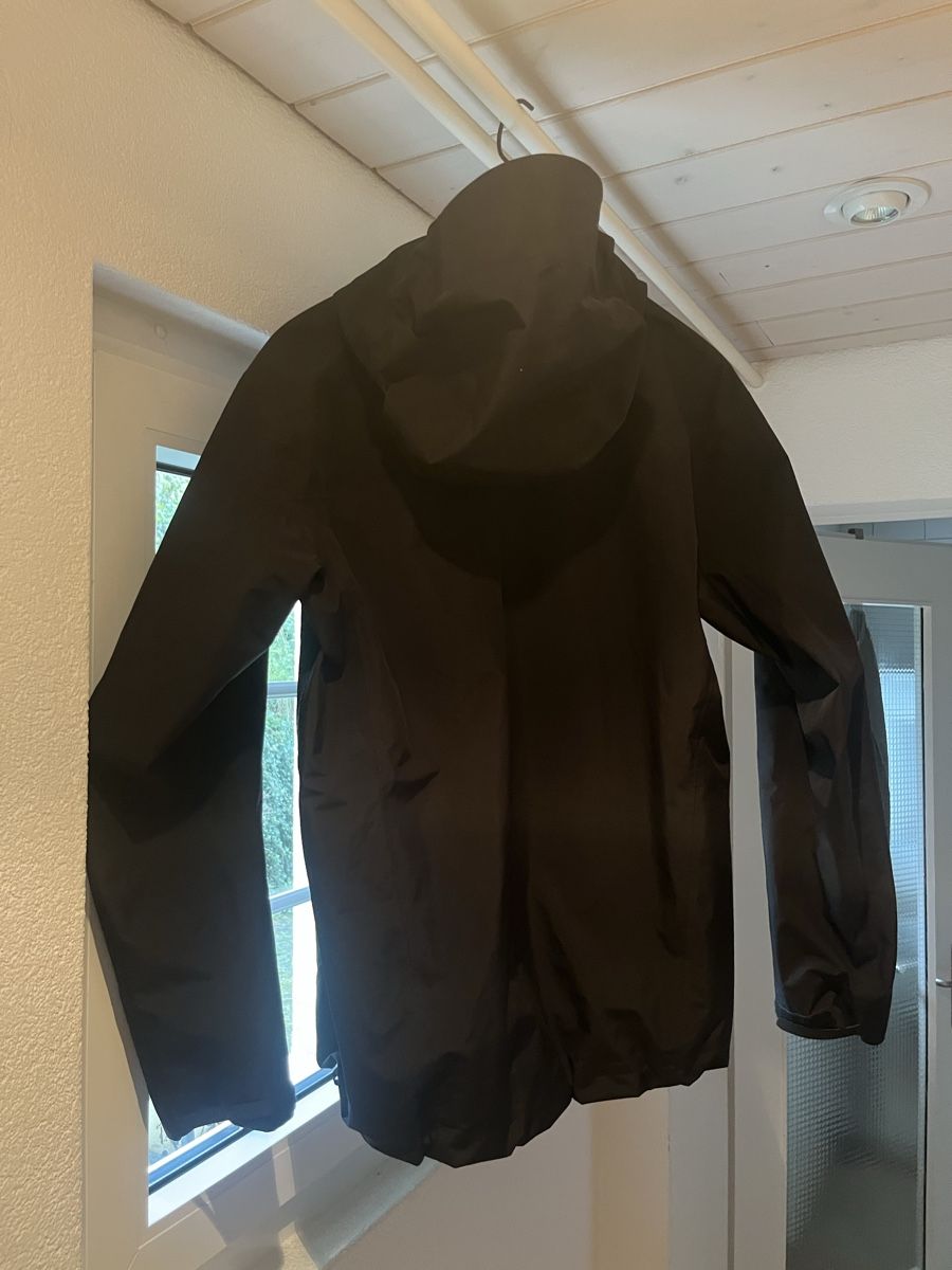 Arcteryx Giacche: Arc'teryx Beta Hardshell Jacke schwarz Grösse L  – Usato da Münchenbuchsee venduto da din_s59g 1