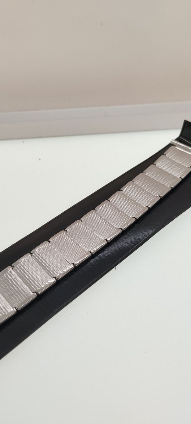 Orologi: Bracelet de montre vintage – Usato da La Chaux-de-Fonds venduto da jac_9llg