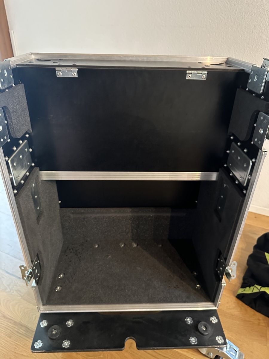 Mischpulte: dLive C1500 Flightcase – Gebraucht aus Triengen von Gugelhopf123 8