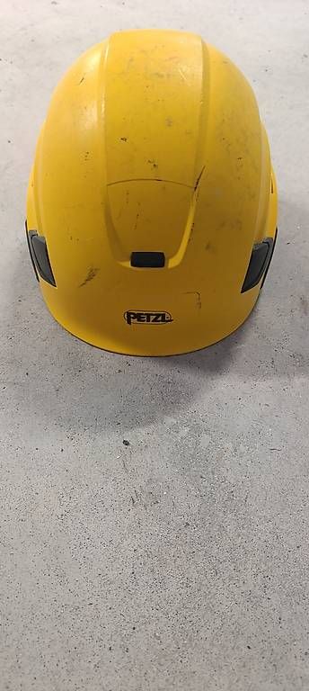 Casques: Casque petzl vertex pro – D'occasion à Montreux par rao_r66l 2