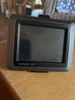 GPS Navigationsgerät Garmin nüvi mit Saugnapfhalterung