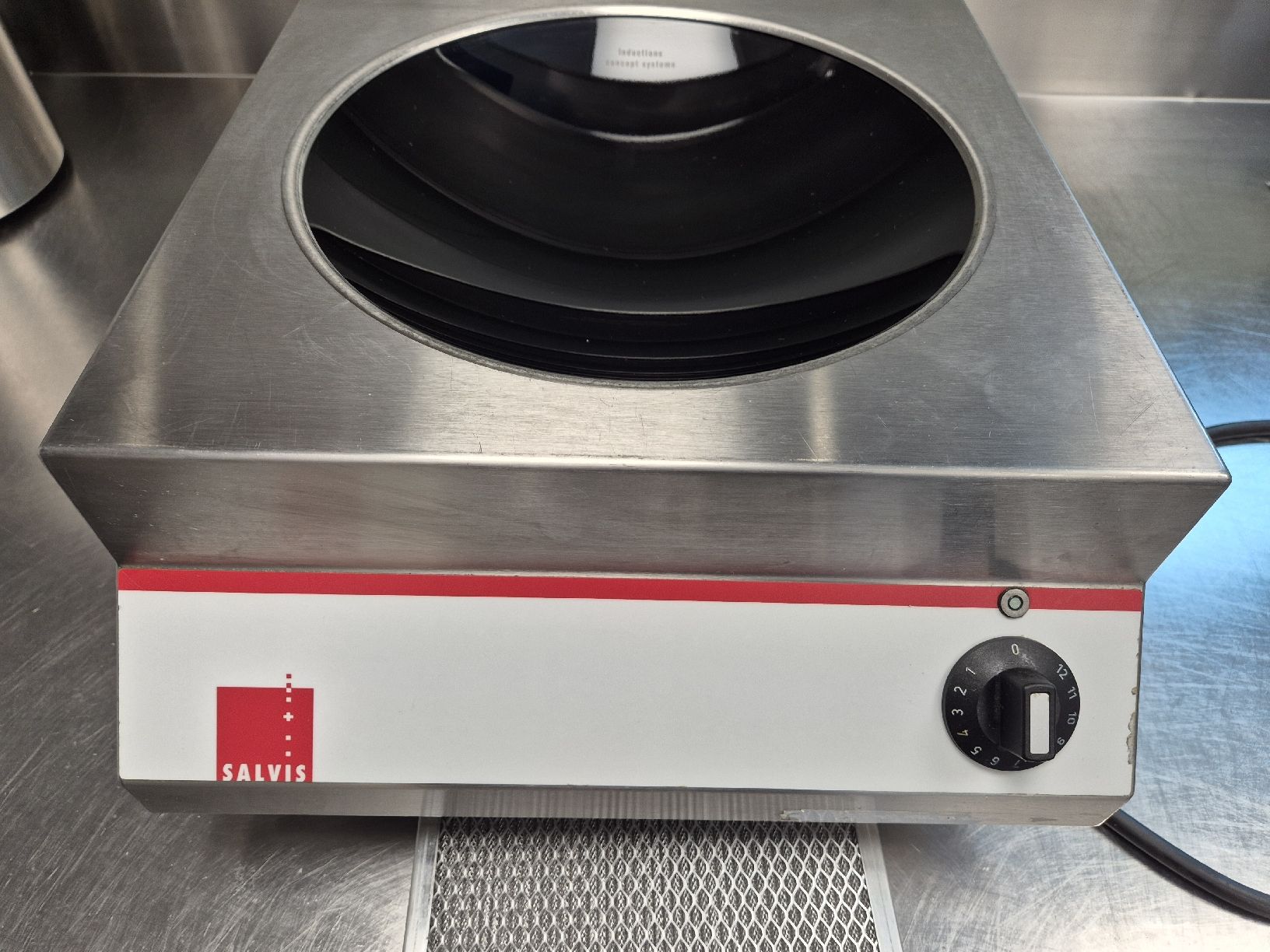 Elettrodomestici da cucina: Salvis Induktions Wok Tischmodel mit Wokschale gebraucht – Usato da Luzern venduto da michschm7 1
