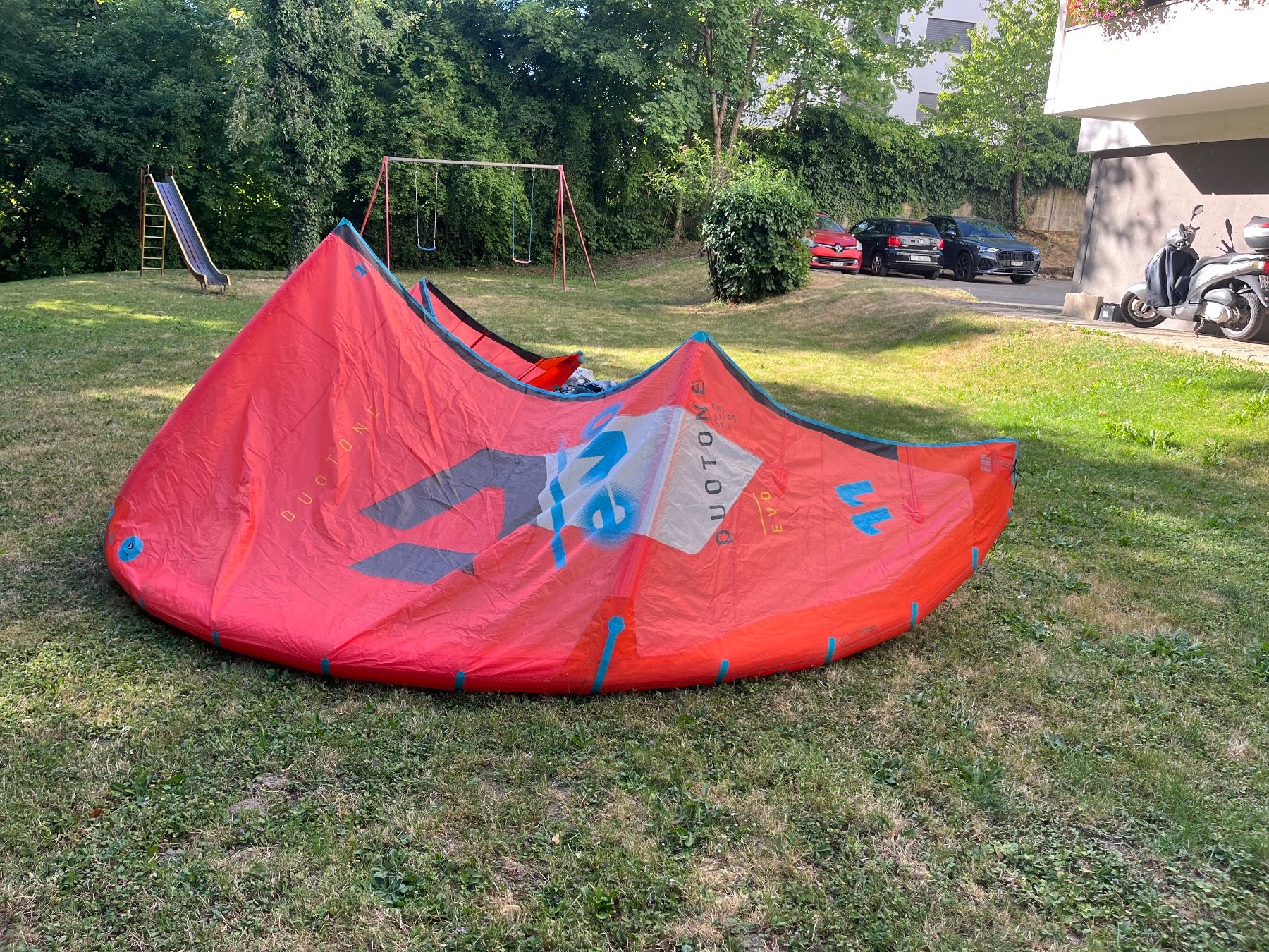 Duotone Aquilone: Pack Kitesurf Duotone EVO SLS 9m 11m + trust barre – Usato da Nyon venduto da rob_pl6l 2