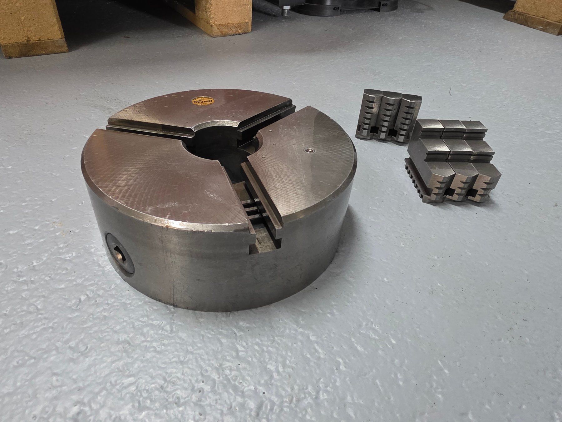 Schaublin Altro per industria metallurgica: Röhm Dreibackenfutter Ø200mm – Usato da Sax venduto da endsim