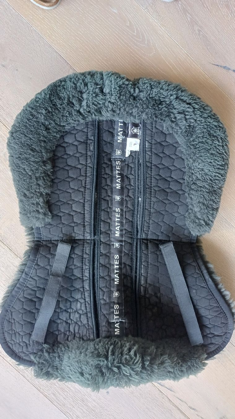 Coperte: Mattes Lammfell-Korrekturpad DR – Usato da Ebmatingen venduto da sme74 1