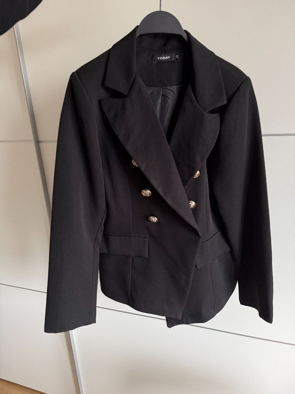 Giacche: Schwarzer Blazer mit Goldknöpfen, Grösse M – Usato da Emmenbrücke venduto da Florentina27