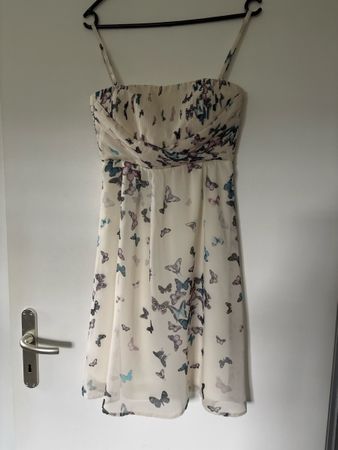 Kleid weiss mit Schmetterlingsmuster Grösse 34