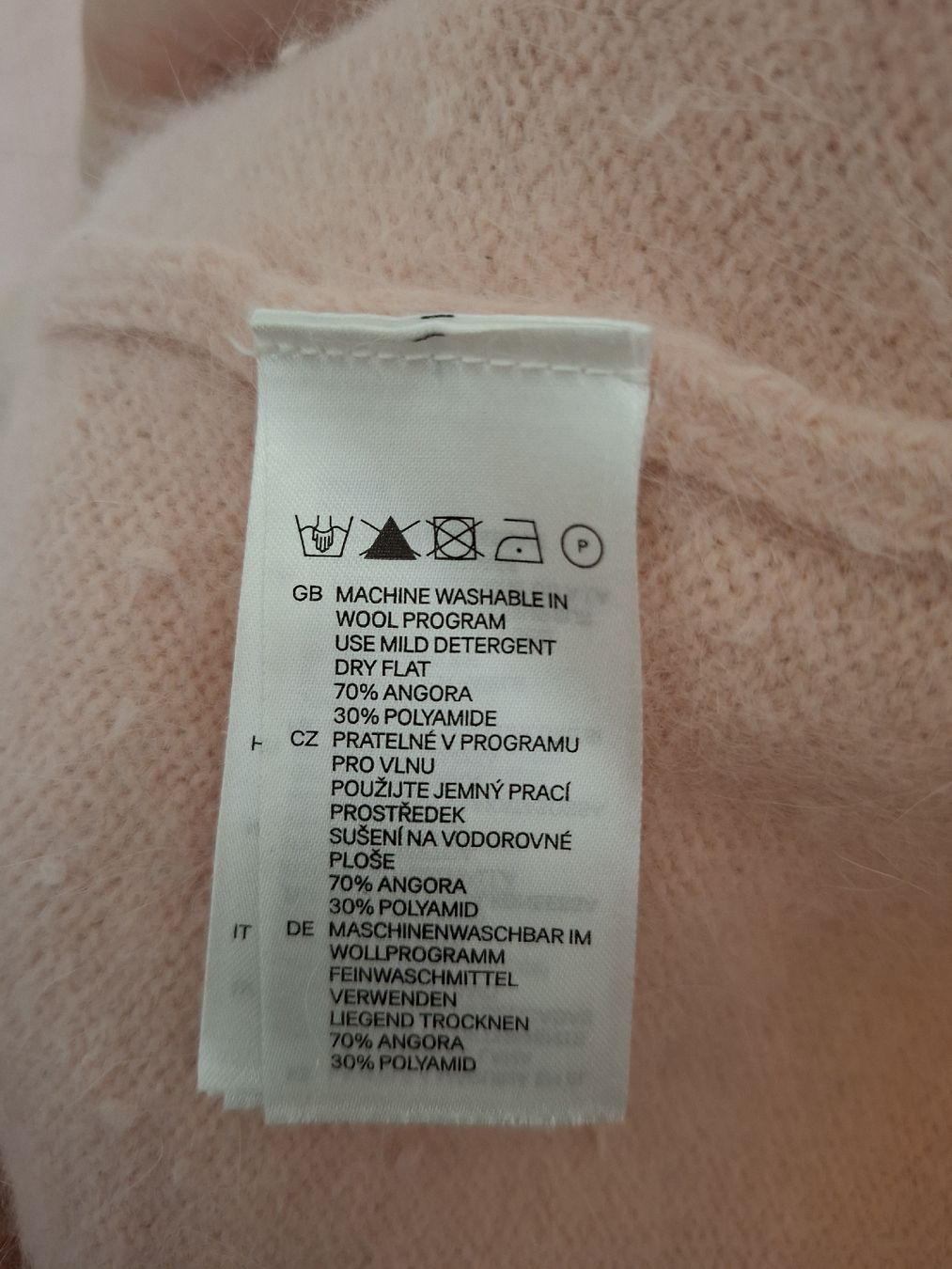 H&M Maglioni & Felpe: Kuscheliger Pullover, rosa, M, 70% Angora Wolle – Usato da Meilen venduto da RemyCo. 2