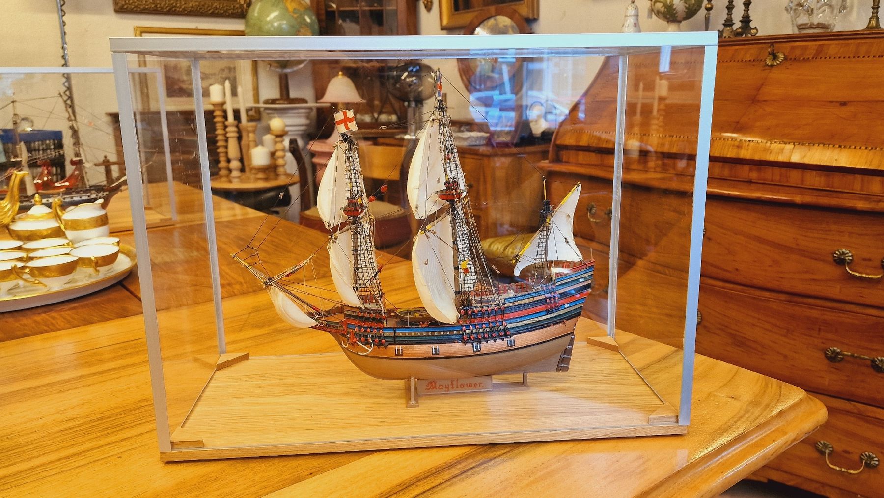 Kit di modellismo & Modellini statici: Schiffsmodell Mayflower mit Vitrine – Usato da BERN venduto da Intarsia