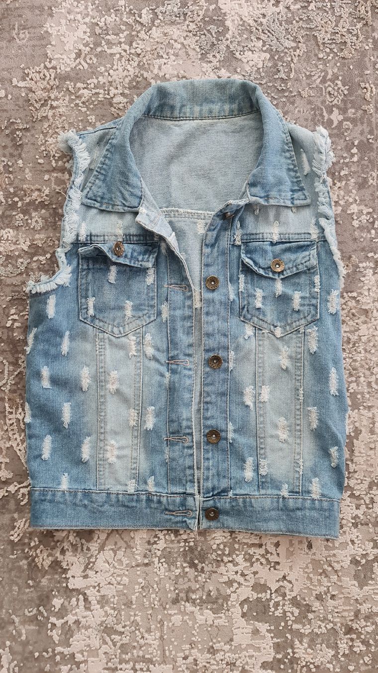 Gilet & Giacche senza maniche: Jeansweste, hellblau, distressed Look, Grösse S/xs – Usato da Ibach venduto da ole_6whn 1