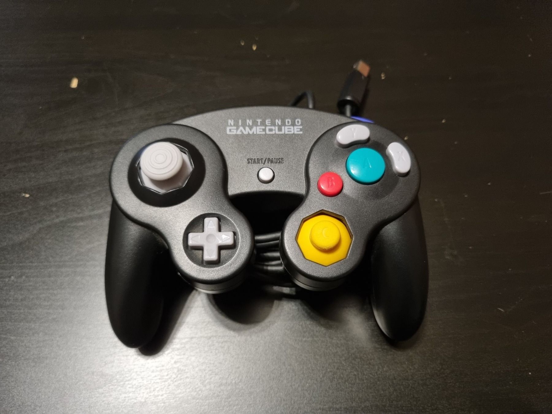 Nintendo Controller: Original GameCube Controller Schwarz Kabelgebunden – Gebraucht aus Vilters von