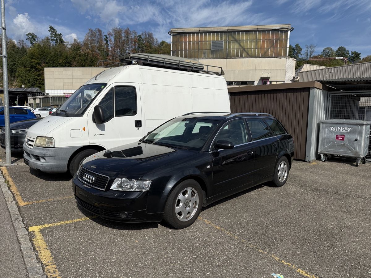 Audi Automobili: AUDI A4 AVANT | MIT MFK | AB 1 Fr. – Usato da Hinwil venduto da rkcdusan 1