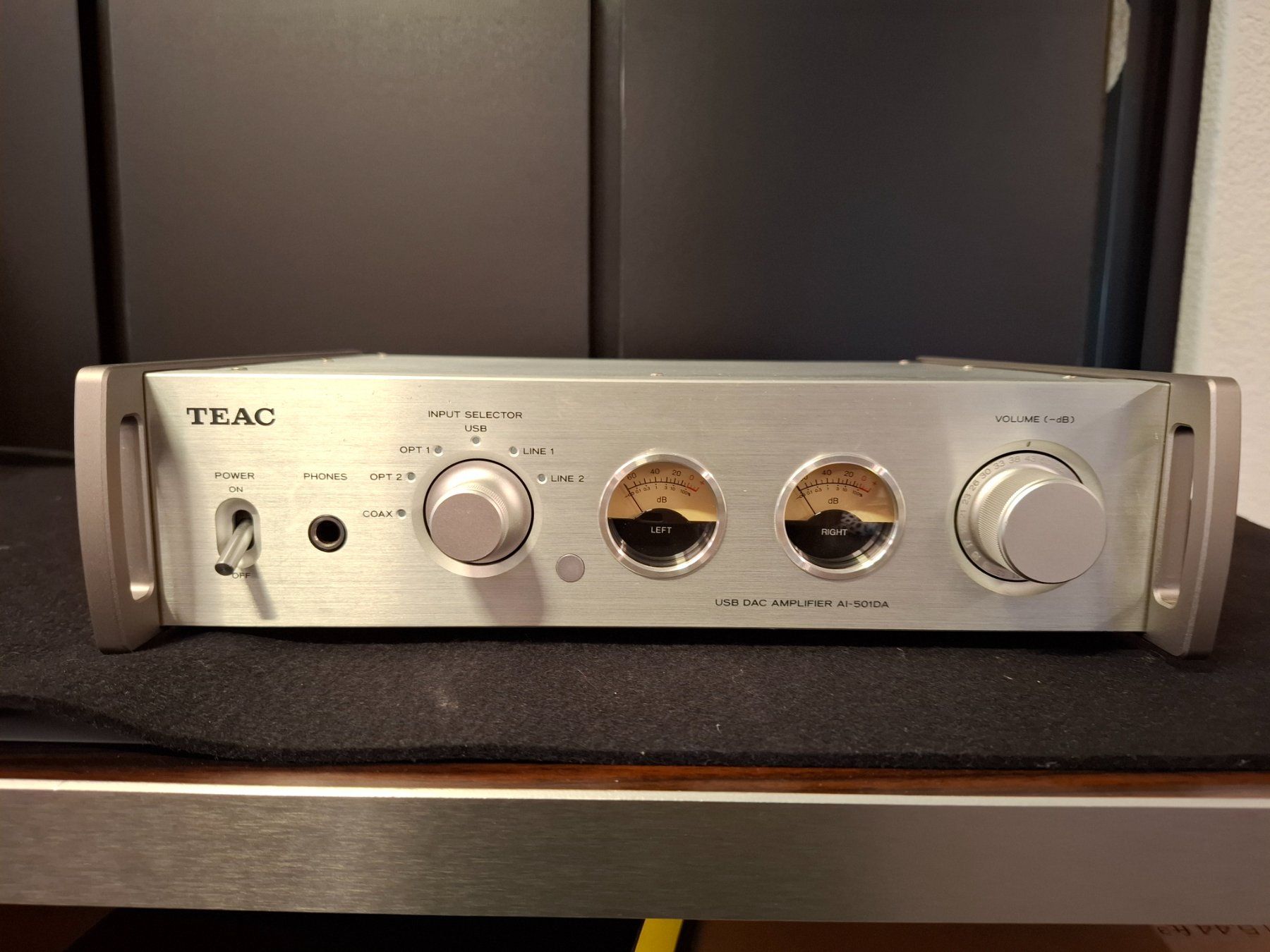 Teac Amplificatori: TEAC AI-501DA USB DAC Verstärker Silber – Usato da Kerzers venduto da Hubihifi 4