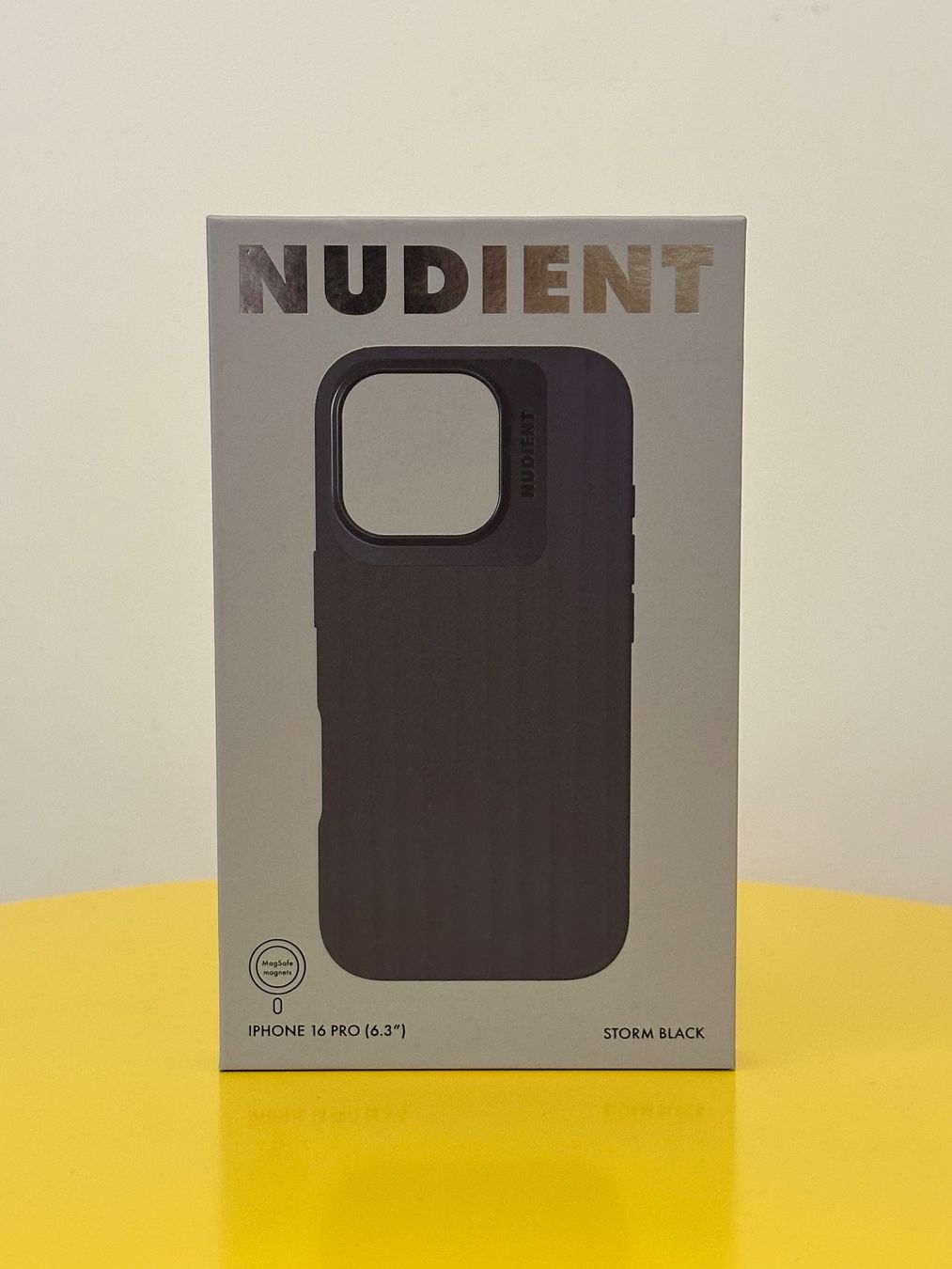 Cover & Protezioni schermo: Nudient iPhone 16 Pro (6.3") Hülle - Storm Black – Nuovo e nell'imballaggio originale da Schaffhausen venduto da ModestyB