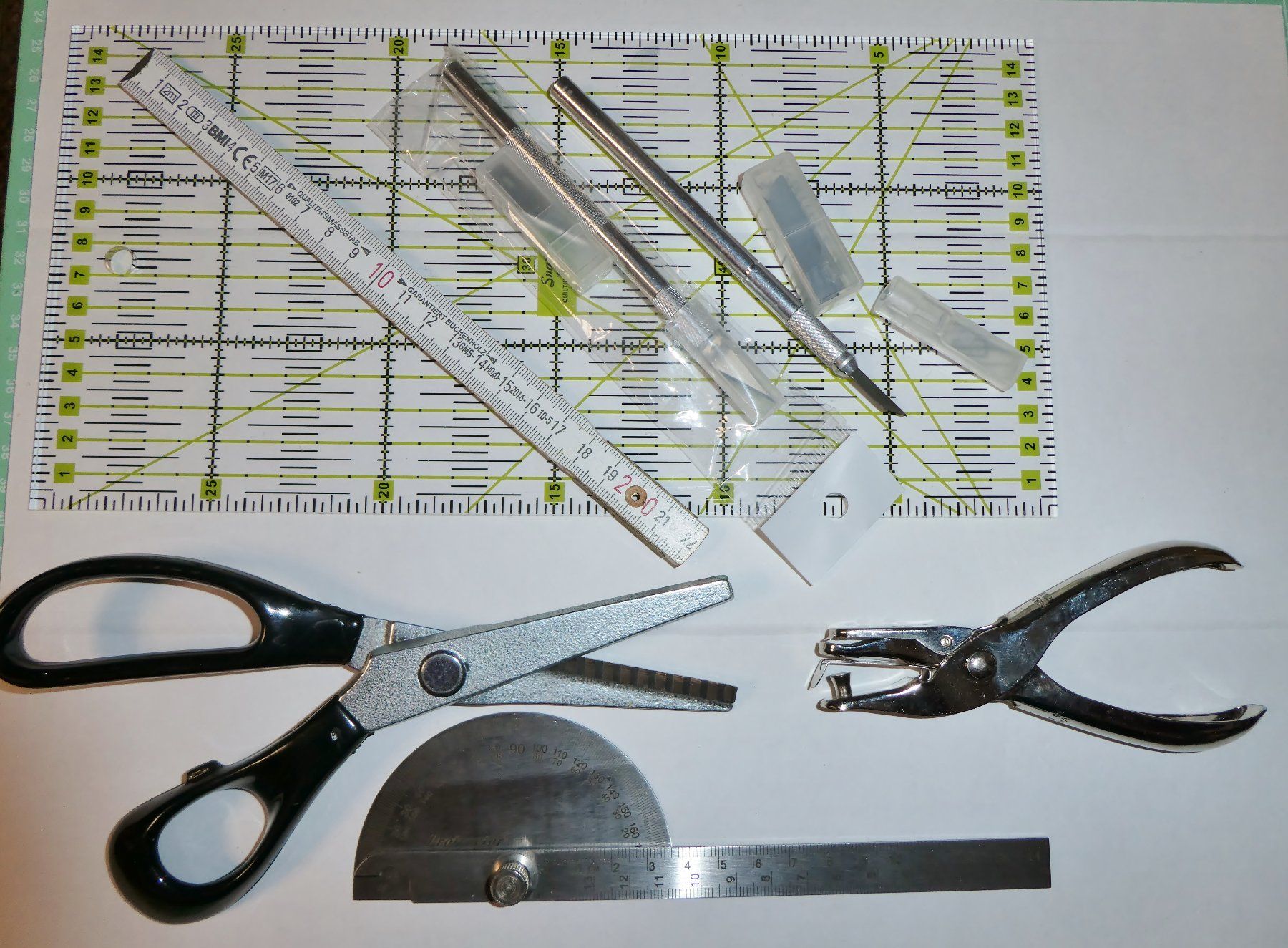 Kit bricolage: Schneide-Löcher-Set – Nuovo (secondo la descrizione) da Siebnen venduto da GluckPilz5684 6