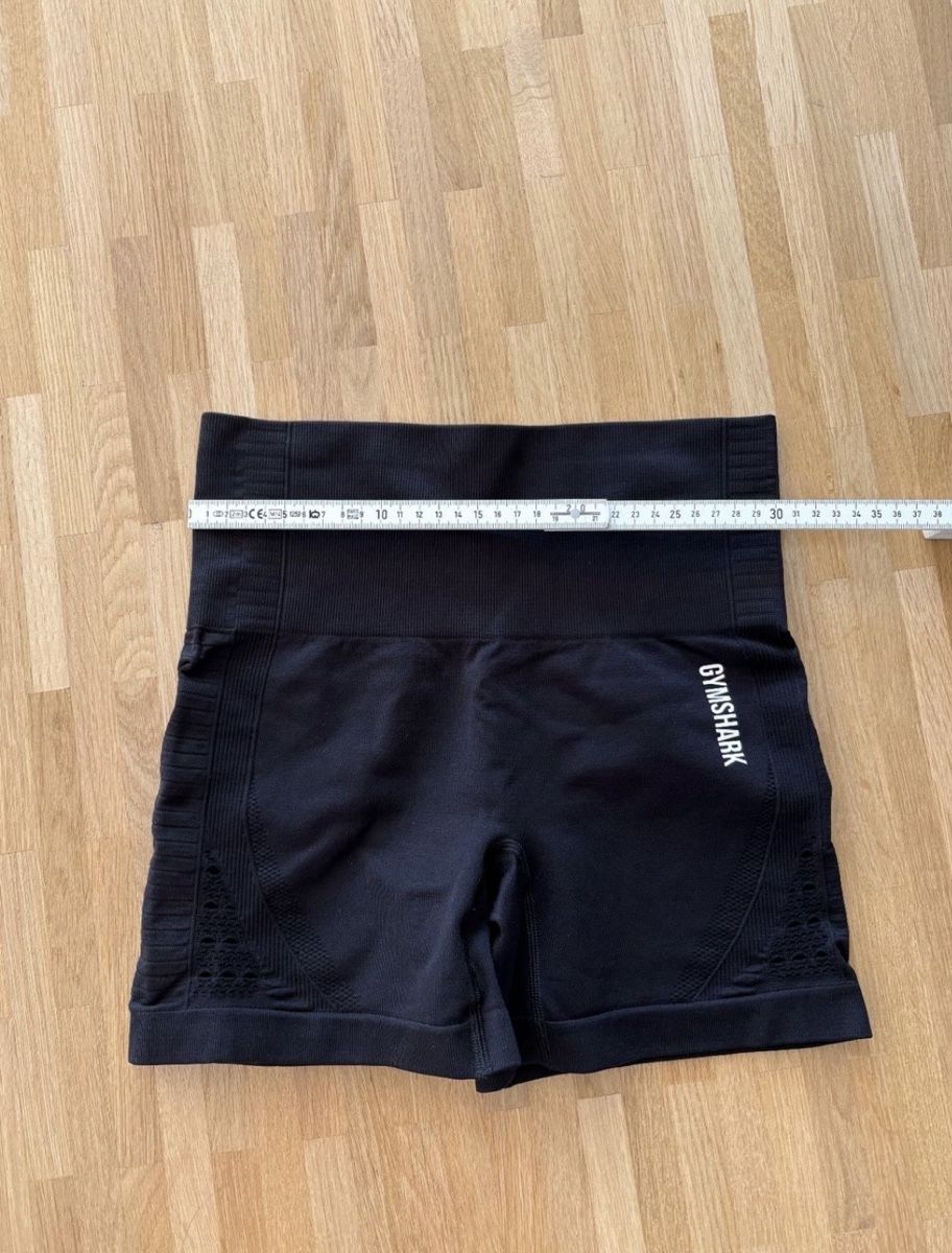 Gymshark Hosen: Gymshark short S schwarz  – Gebraucht aus Fribourg von dafral 3