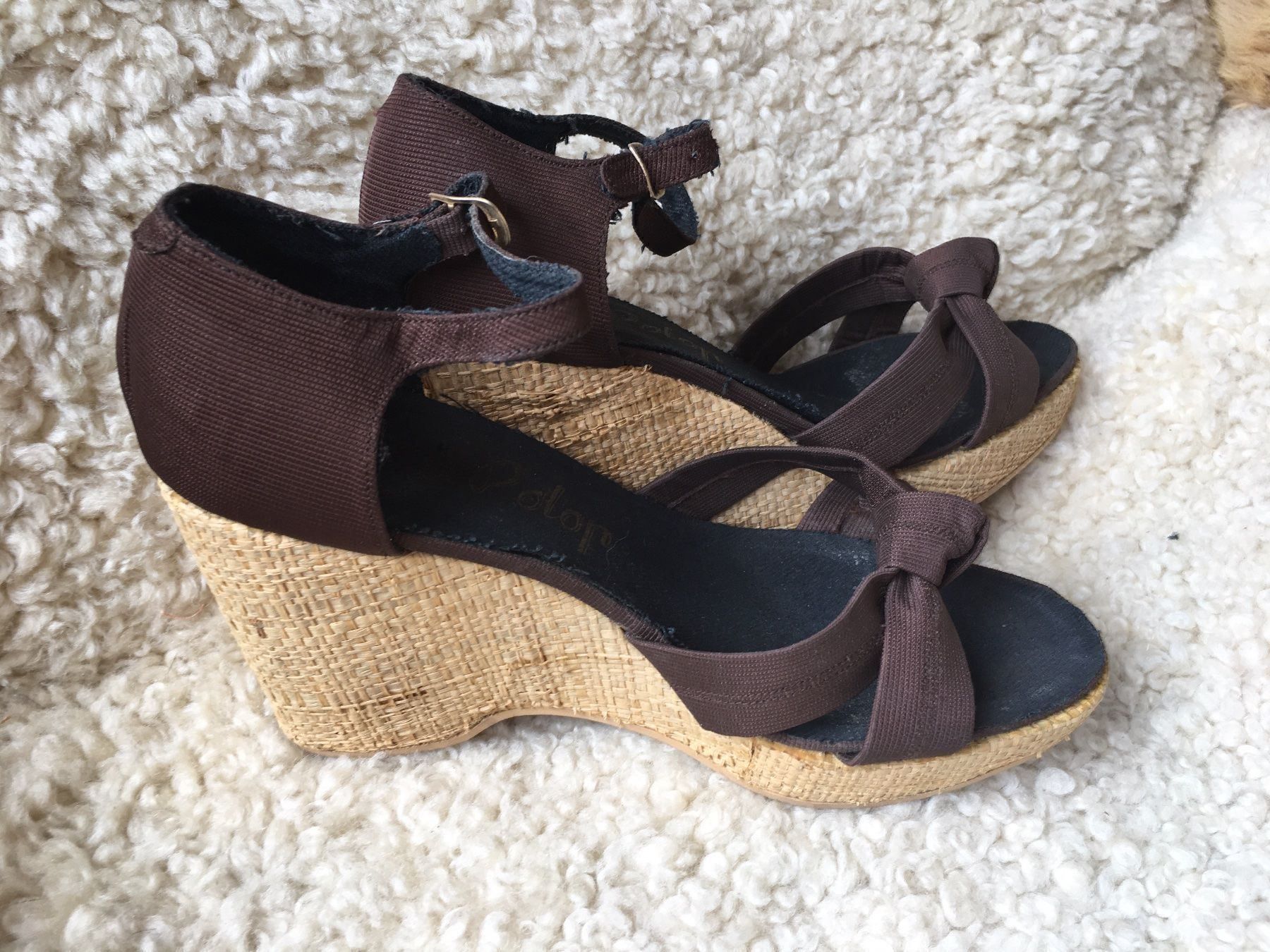 Damenschuhe: Retro  -  Sandalen / hoher Keilabsatz Gr 36 – Gebraucht aus Bern von rewe45