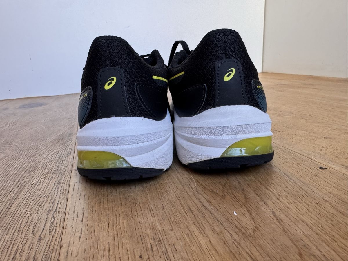 Asics Scarpe per ragazzi: Asics Laufschuhe Gr.38 – Usato da Bettwil venduto da Peppine 2