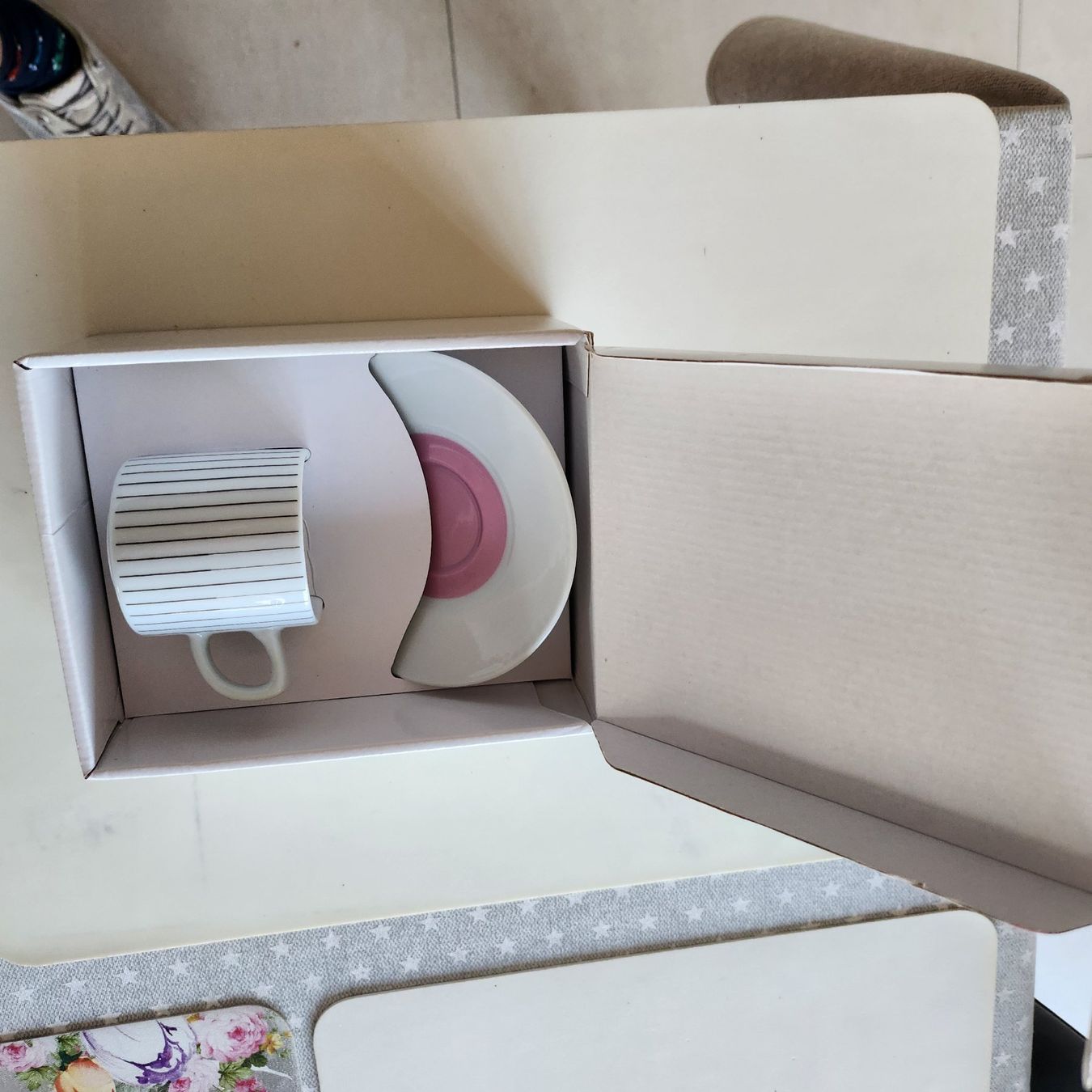 Tazze: Espresso Sammlertasse Design Julie Richoz neu noch verpackt – Nuovo e nell'imballaggio originale da Unterägeri venduto da ani_pn8n 1