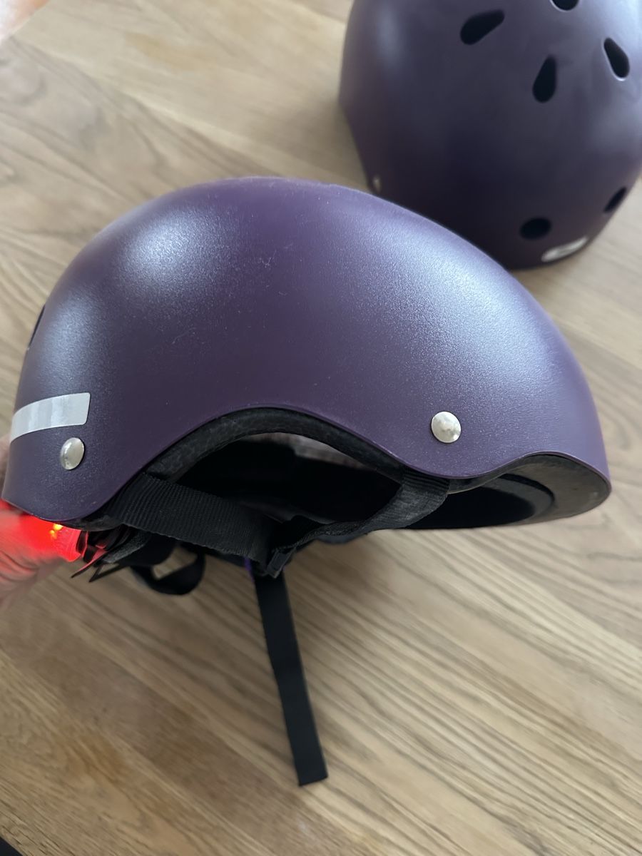 Helme: Helm 2x mit LED Rücklicht, 52-57 – Neu (gemäss Beschreibung) aus Muri AG von Ariete81 1