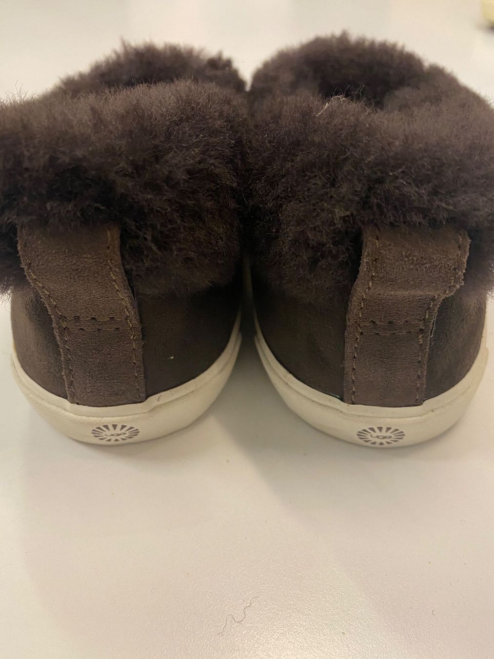 Ugg Scarpe per ragazzi: UGG K Rylan enfants Taille 30 – Nuovo e nell'imballaggio originale da Orbe venduto da D-stockFactory-Orbe 1