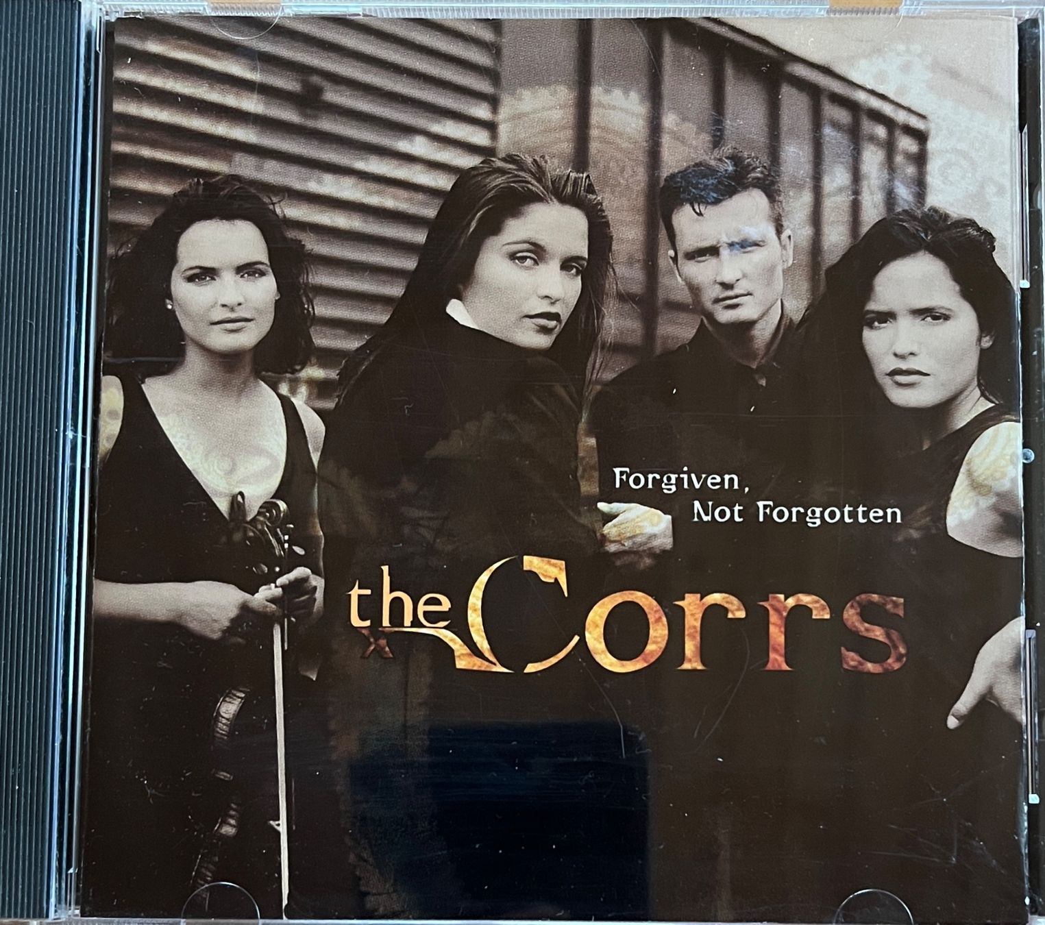 CDs: CD The Corrs / Forgiven Not Forgotten – D'occasion à Renan BE par johncactus