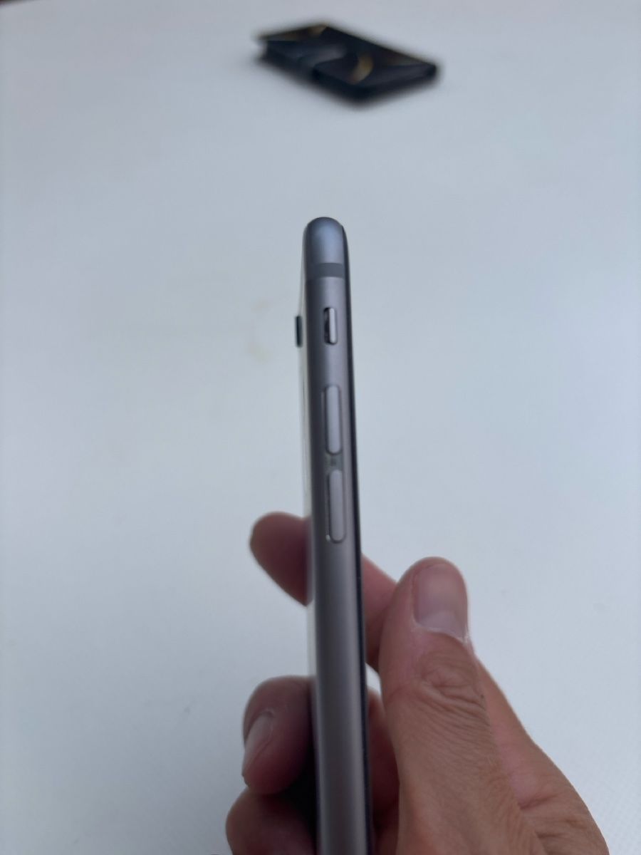 Apple Portables: iPhone 6s 32Gb bon état  – D'occasion à Courgenay par Mthunderball 3
