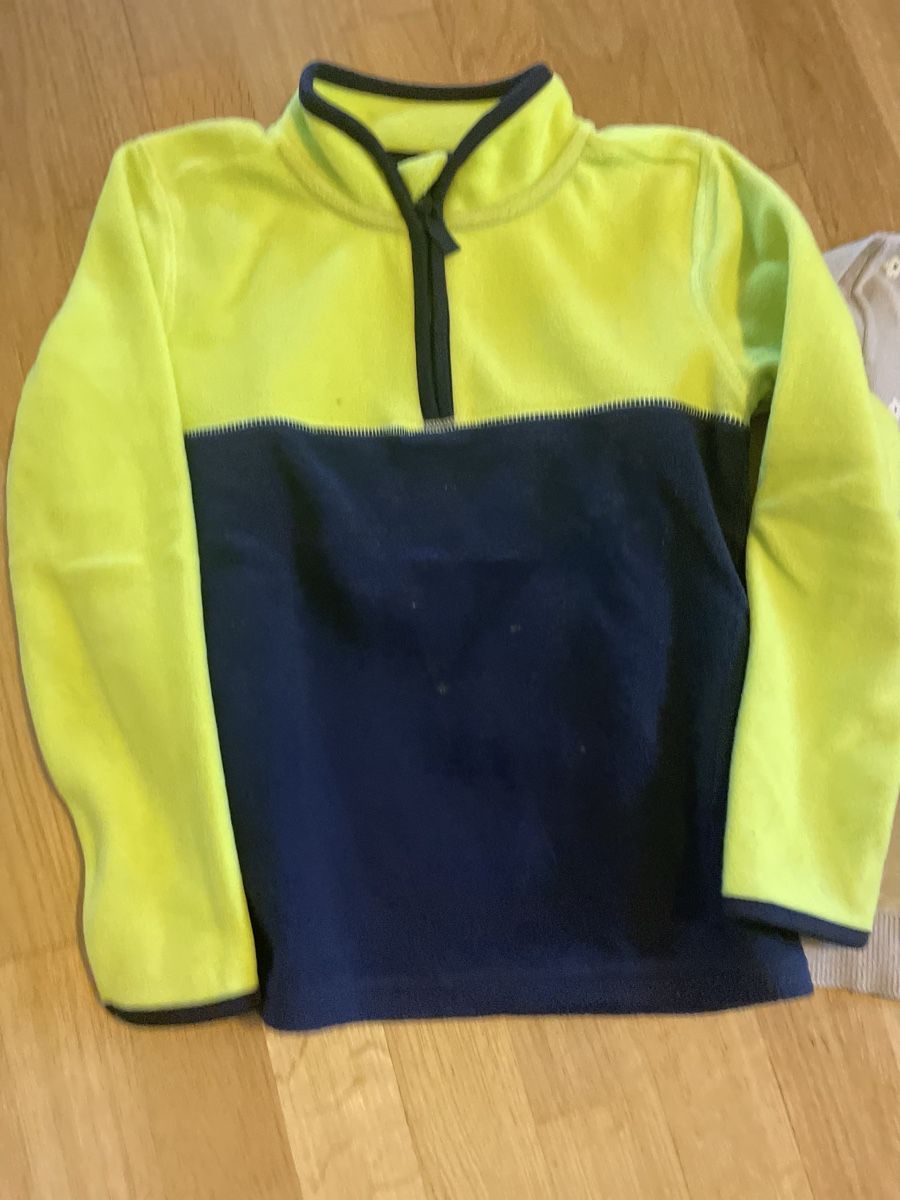 Maglioni & Felpe: Pullover 122/128 – Usato da Oetwil am See venduto da mar_t7ct 1