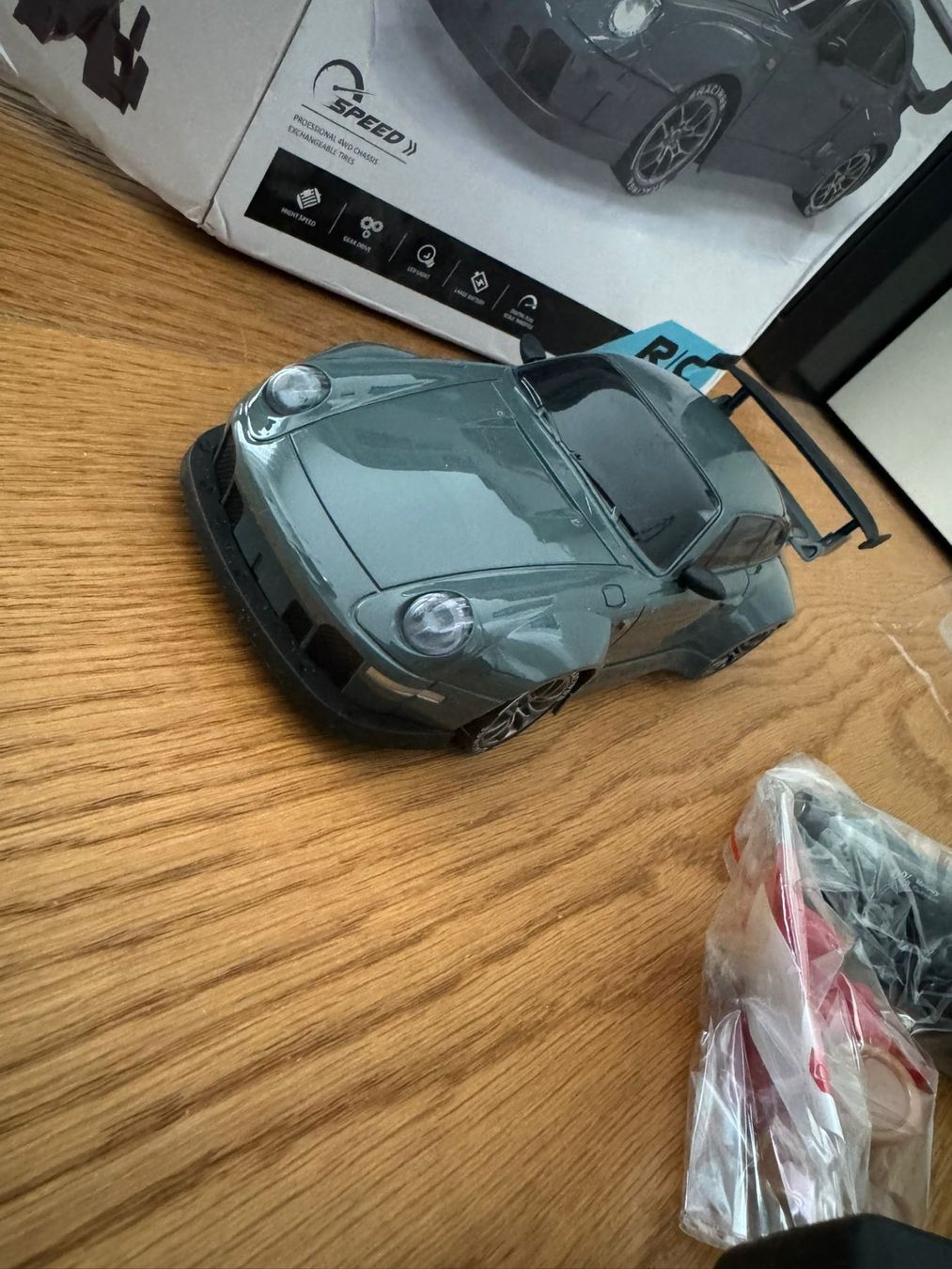 RC Modellbau: Ferngesteuertes Drift-Auto 4WD – Neu (gemäss Beschreibung) aus Büron von bio_z8xw 7