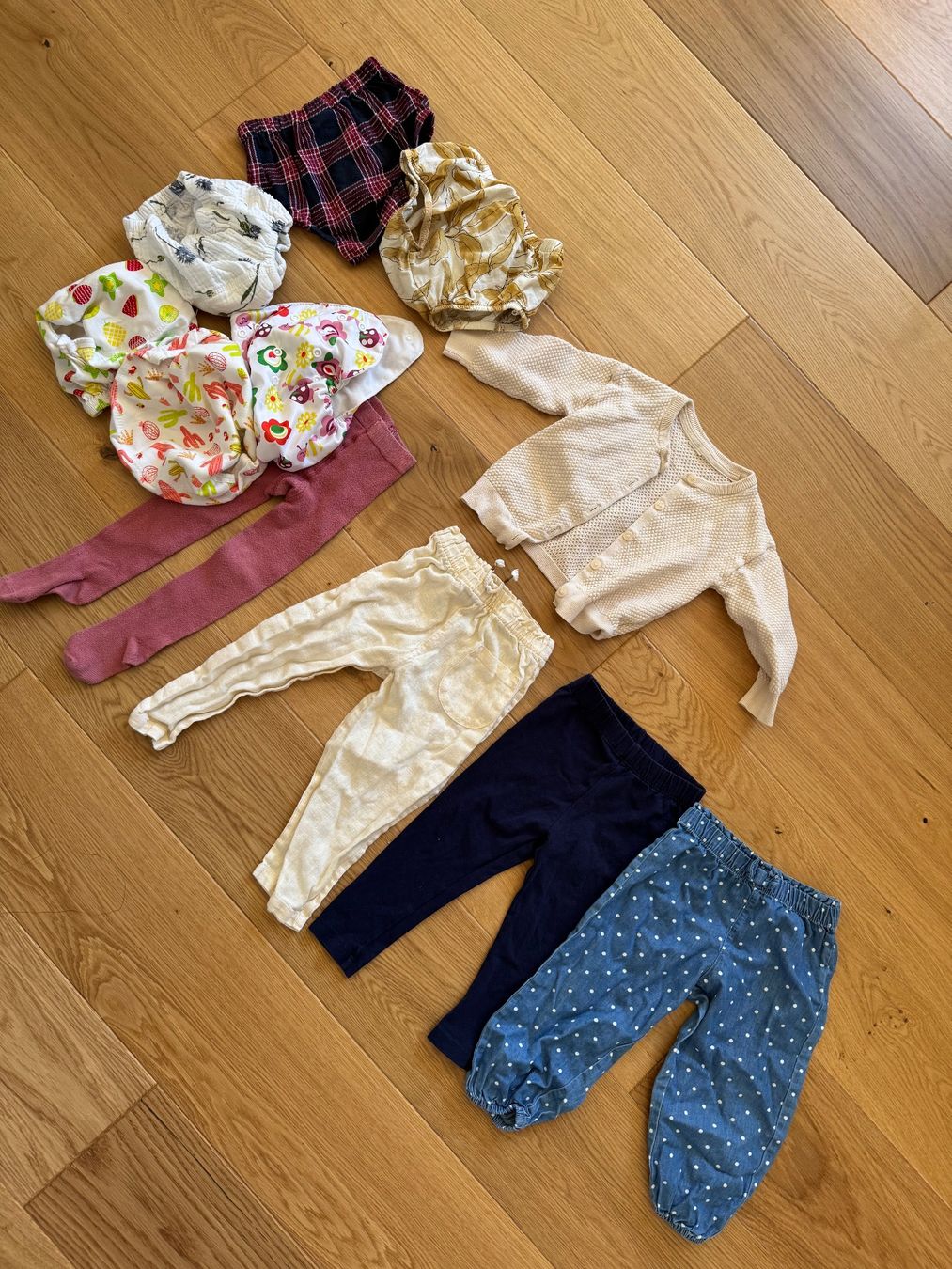 Chicco Kleiderpakete & -sets: Clothes Set for 18M Chicco – Neu (gemäss Beschreibung) aus Neuchatel von Mia_G