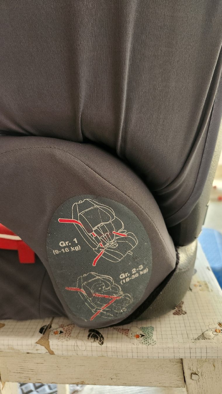 Chicco Seggiolini per auto: Kindersitz Chicco 9-36 Kg – Usato da Neuchâtel venduto da Rose_mint 2