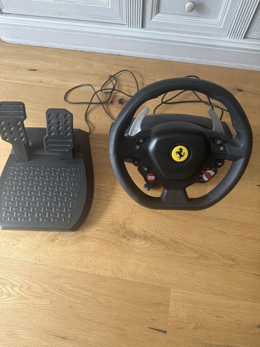 Thrustmaster Controller:  Thrustmaster T80 Ferrari 488 GTB PC, PS4, PS5 – Nuovo (secondo la descrizione) da Mollis venduto da dom_8vhw