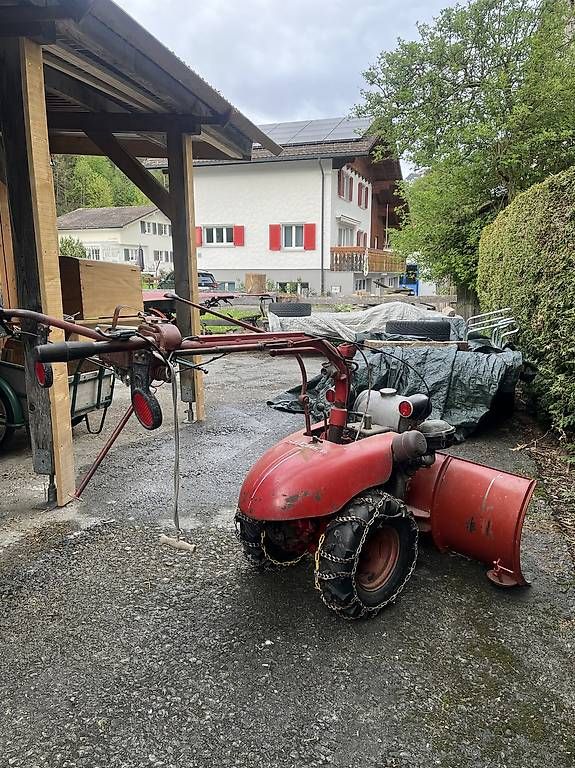 Bucher Trattori: Bucher K4 mit Schneepflug – Usato da Vättis venduto da Samu1710 1