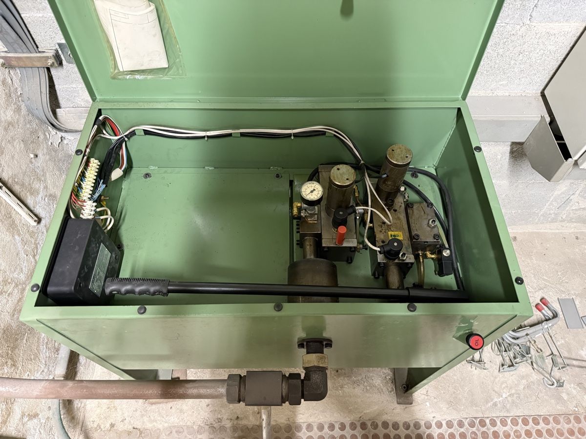Tutte le macchine: Groupe hydraulique pour ascenseur  – Usato da Sierre venduto da OCNL