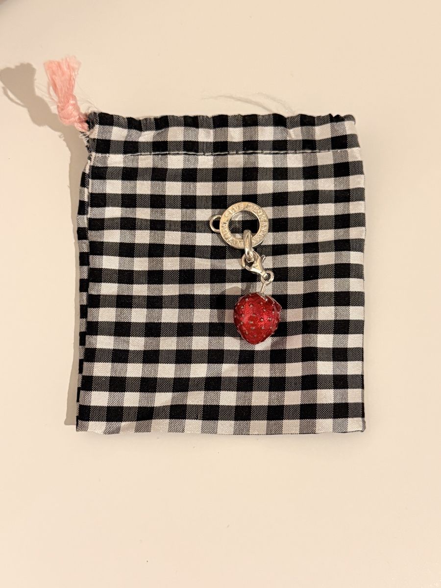 Thomas Sabo Ciondoli: Thomas Sabo Charm Erdbeer Strawberry – Nuovo (secondo la descrizione) da Zürich venduto da flu_7d76 2