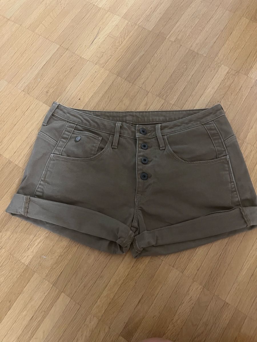 G-Star Jeans: G-Star Short Gr. 26 – Usato da Binz venduto da jousi7