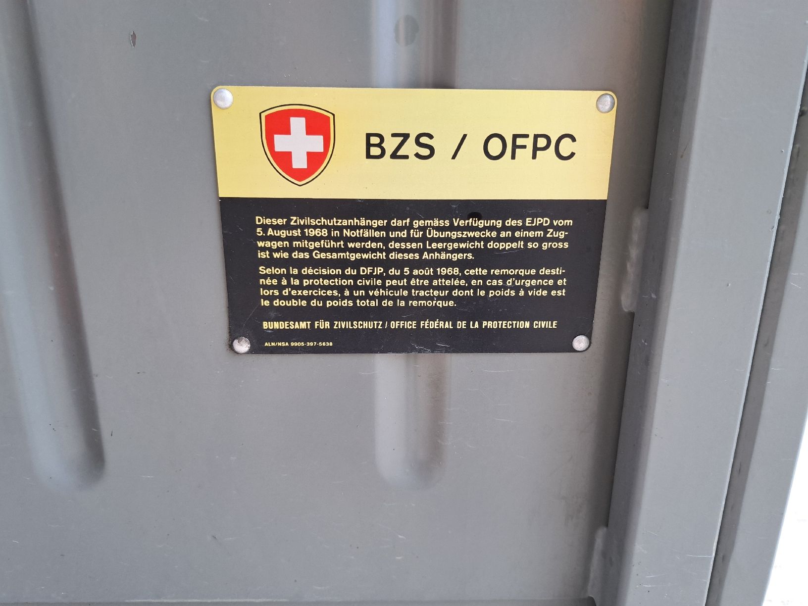 Bzs Remorques: Zivilschutz Anhänger – Défectueux à Zwillikon par tutti407 8