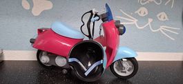 Vespa mit Helm und Brille für mittelgrosse Puppen