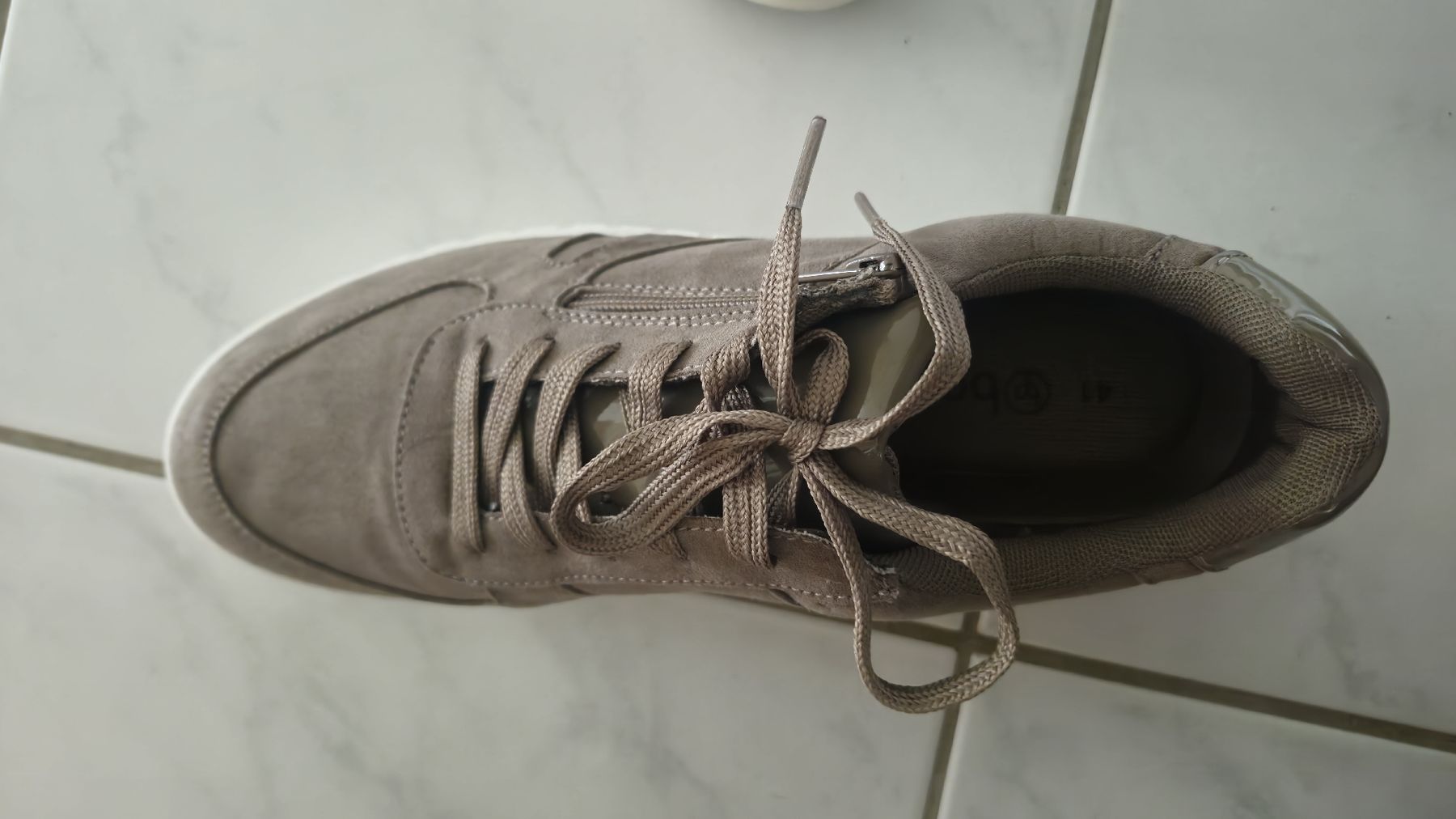Scarpe da donna: Damen-Sneaker Gr. 41 – Nuovo (secondo la descrizione) da Hombrechtikon venduto da RominaLaBene 2