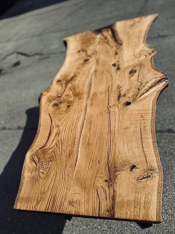Tavoli: Massiv Holztisch. – Usato da Sünikon venduto da NG12 3