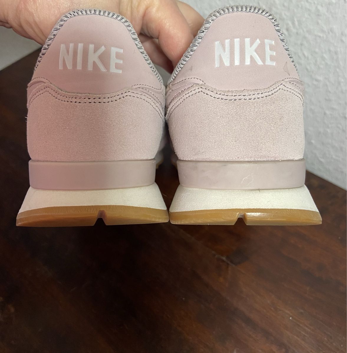 Nike Scarpe da donna: Nike Sneaker Schuhe Gr. 40 rosa – Usato da Fislisbach venduto da KolibriSecondhand 5