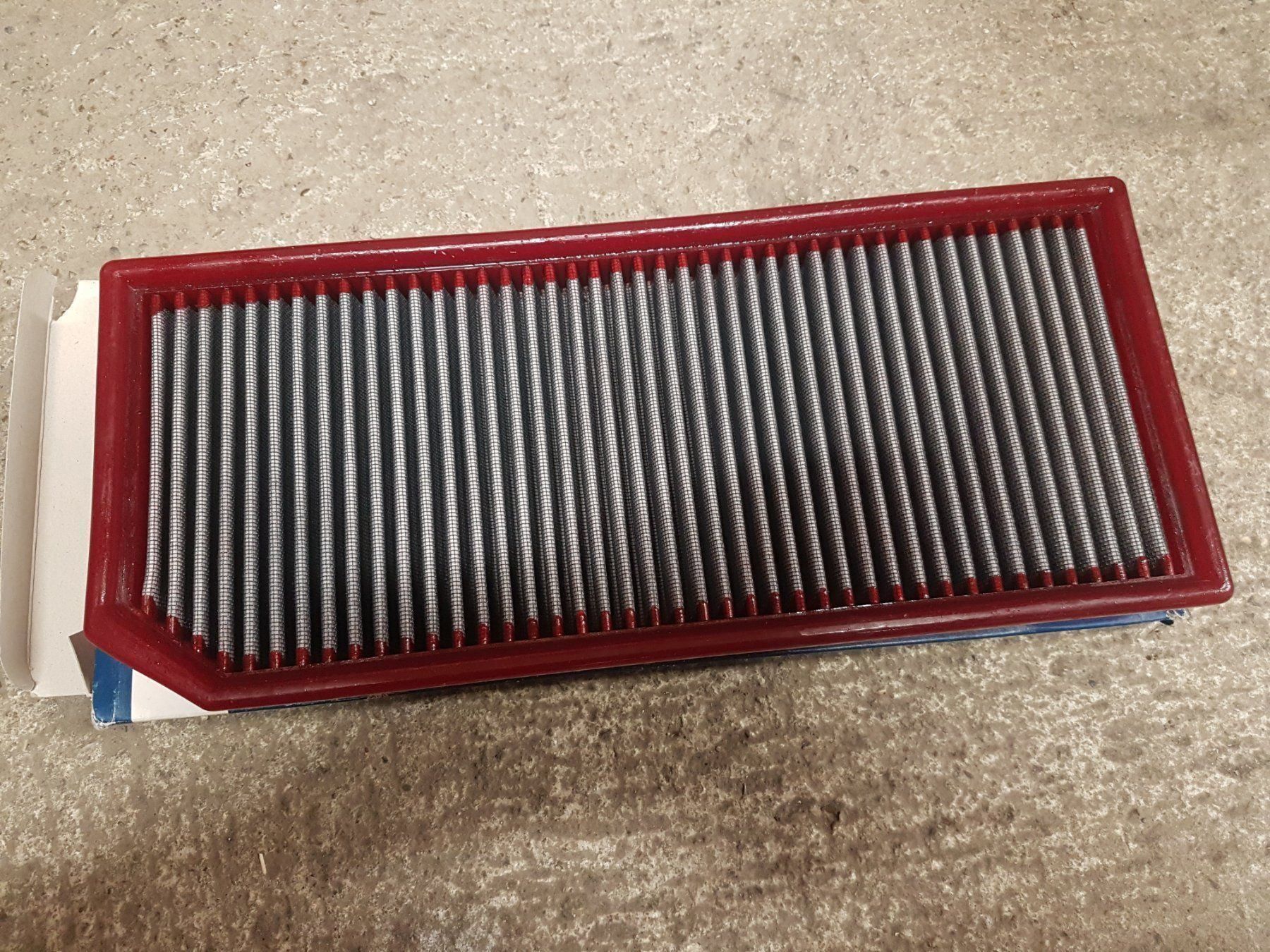 Volkswagen Tutti pezzi di ricambio auto: BMC Sportluftfilter 409-01 VW Golf GTI – Usato da Lützelflüh-Goldb venduto da Guemseli 1
